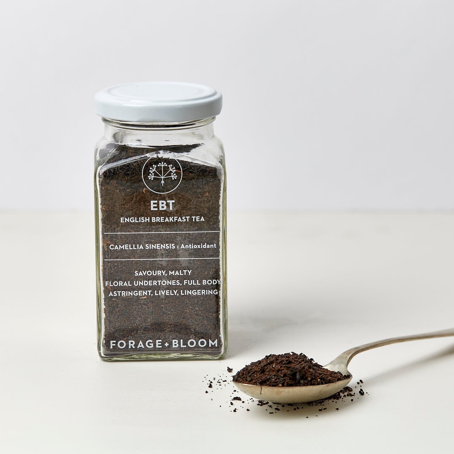 ENGLISH BREAKFAST TEA : strong + satisfying - black tea
